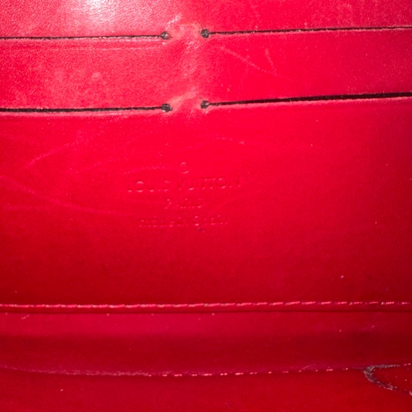 Louis Vuitton Pomme d'Amour Red Vernis Monogram Zip Wallet - Picture 7 of 13